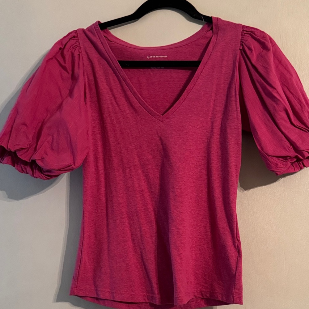 NWOT Anthropologie Fuchsia Puff Sleeve Tee